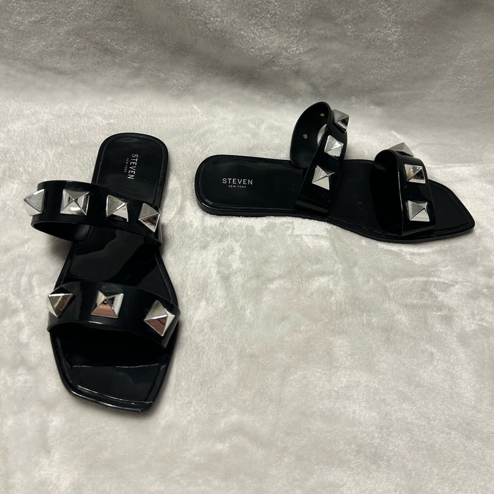 Steven by Steve Madden black Aleena silver studded Sandals flat slip on slides 7